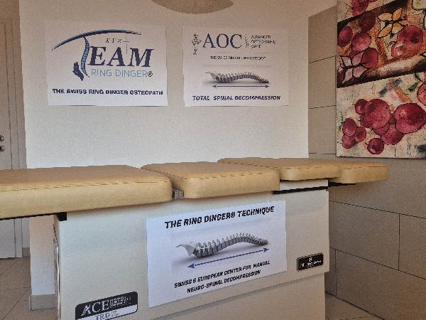 Table de d&eacute;compression vert&eacute;brale Ring Dinger du Dr Johnson