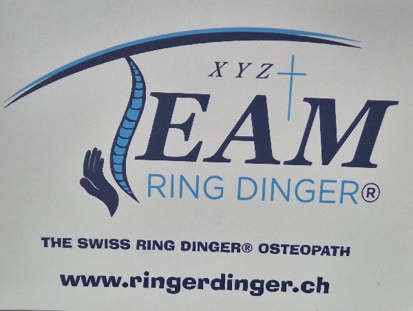 Membre du Team Ring Dinger&reg; International, un groupe d'ost&eacute;opathes et chiropraticiens form&eacute;s par le Dr Johnson aux USA pour la m&eacute;thode Ring Dinger&reg;